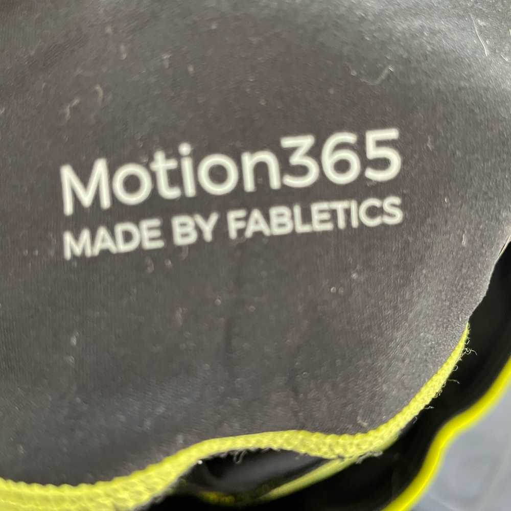 Fabletics size medium neon/black leggings - Picture 3 of 3